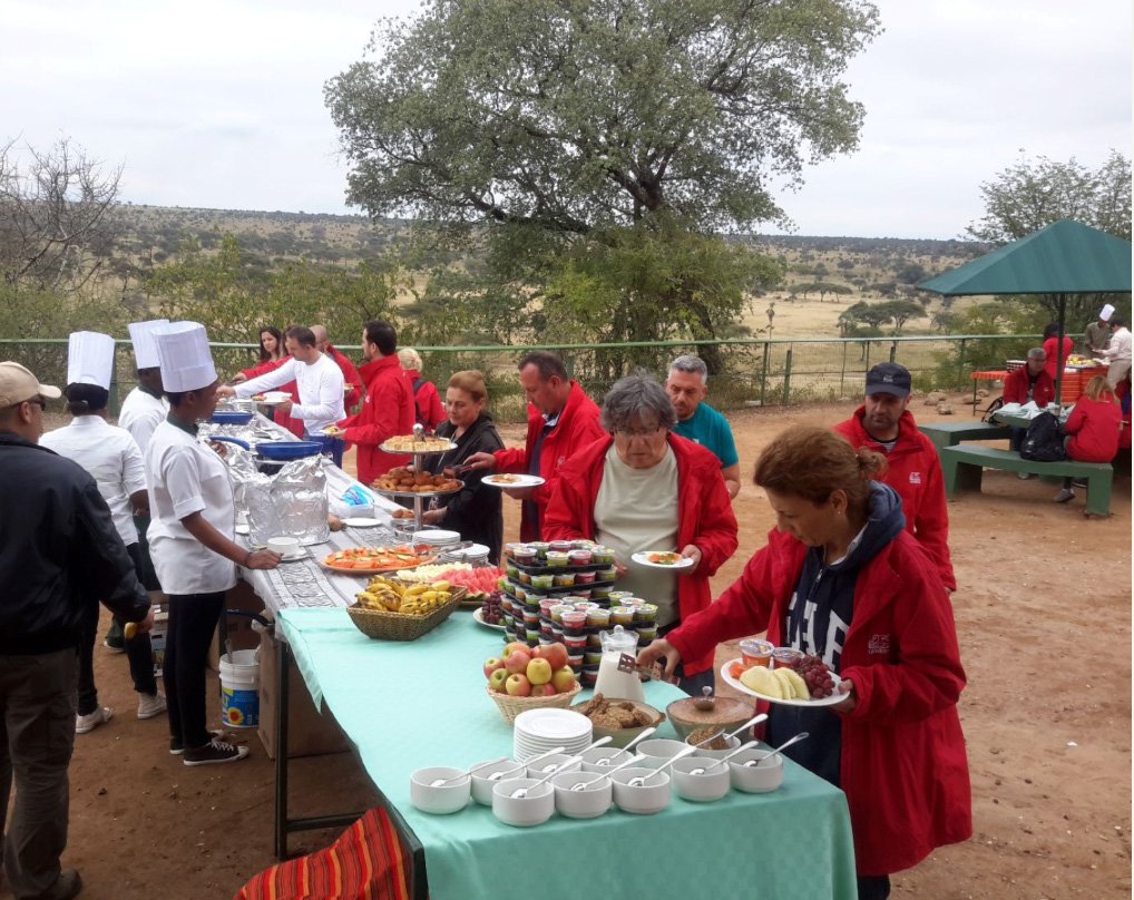 5 days Serengeti and Lake Manyara camping safari ( mid- range)